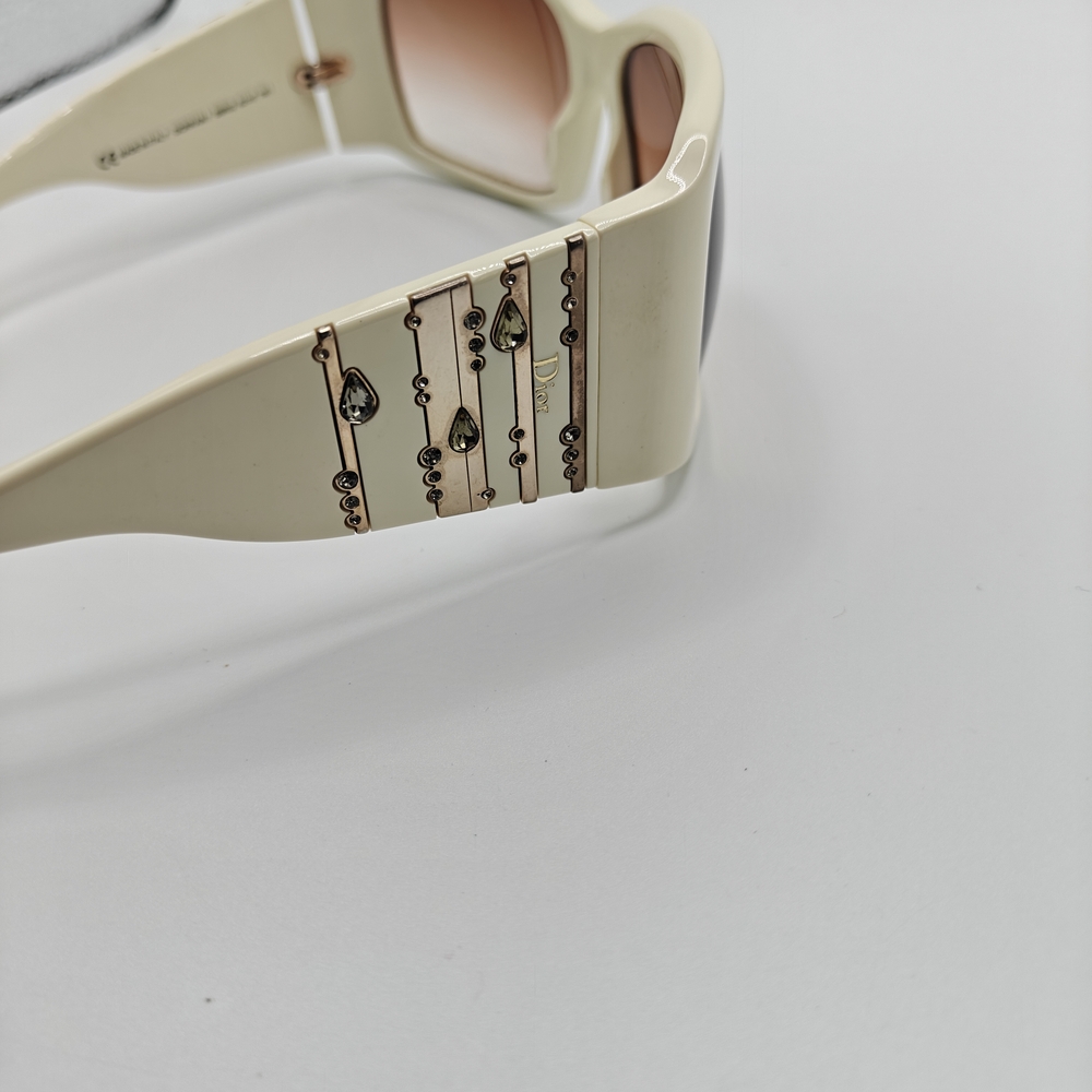 Christian Dior Rain 1 Ivory Frame & Brown Gradien Sunglasses with Gold Detailing - Picture 7 of 16
